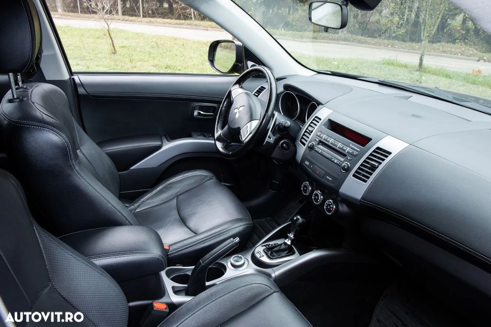Mitsubishi Outlander - 6