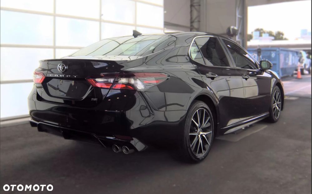 Toyota Camry 2.5 Hybrid Prestige CVT - 6