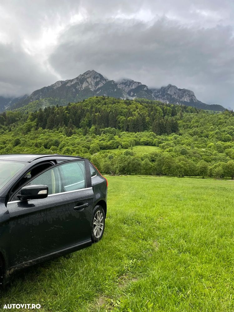 Volvo XC 60 D3 AWD Aut. Momentum - 2