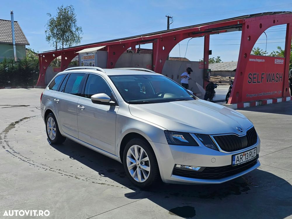 Skoda Octavia 1.6 TDI DSG Ambition - 1