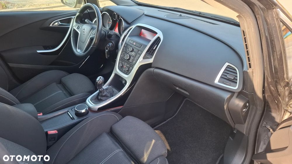 Opel Astra 1.6 Turbo 150 Jahre - 9