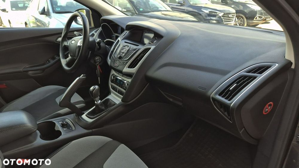 Ford Focus 1.6 EcoBoost Titanium - 26