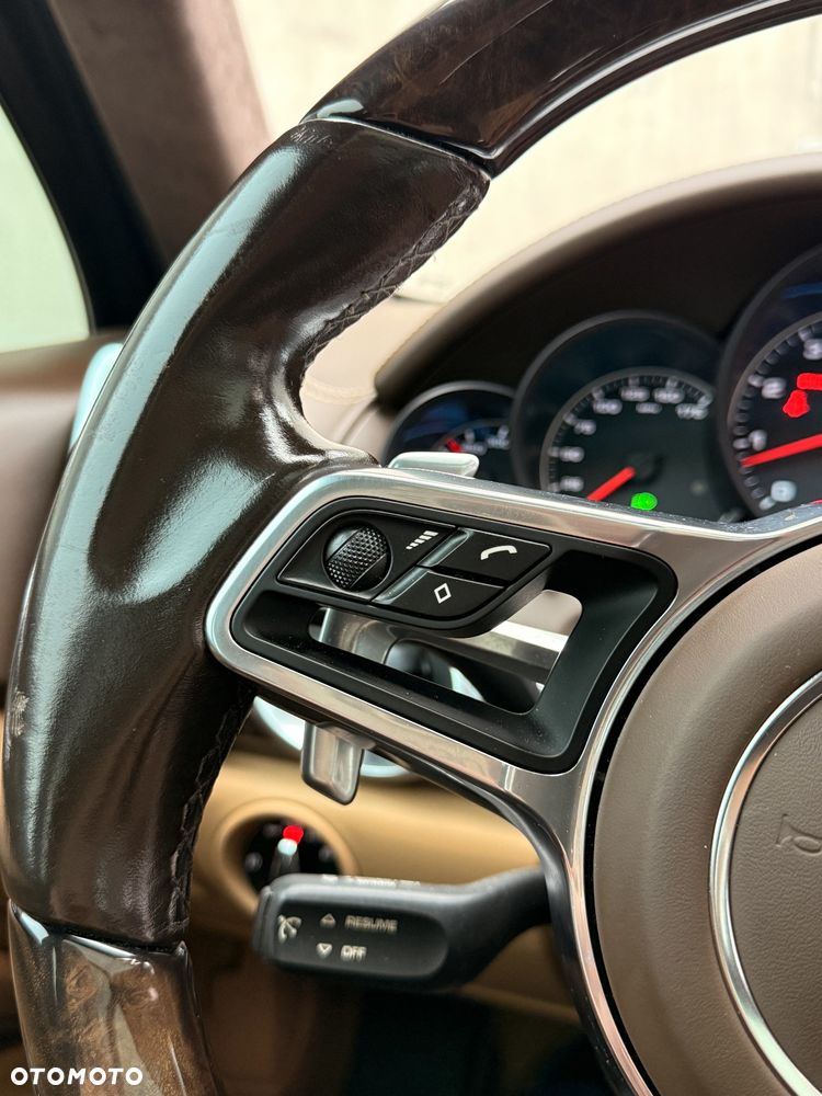 Porsche Cayenne GTS Tiptronic S - 23