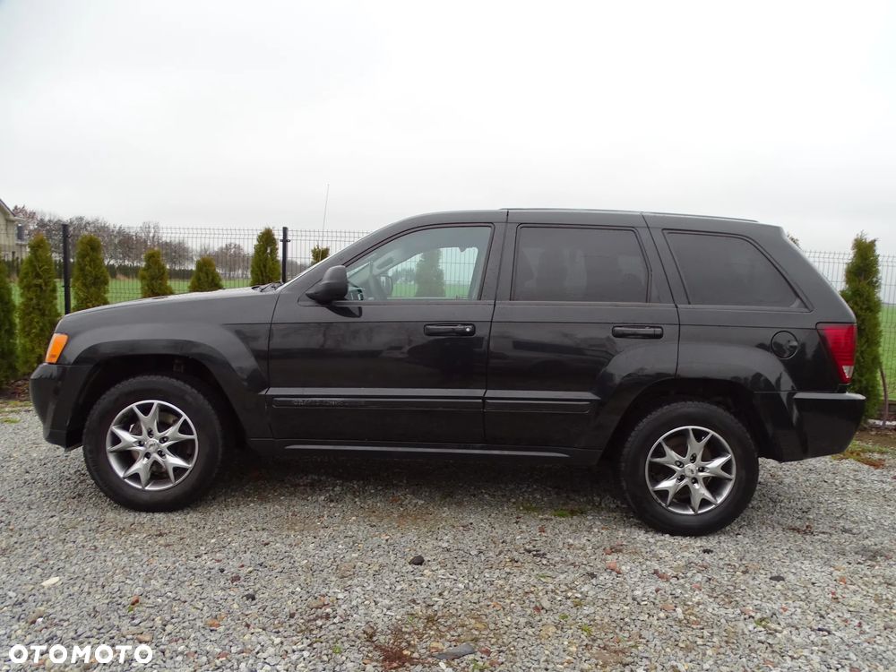 Jeep Grand Cherokee - 22