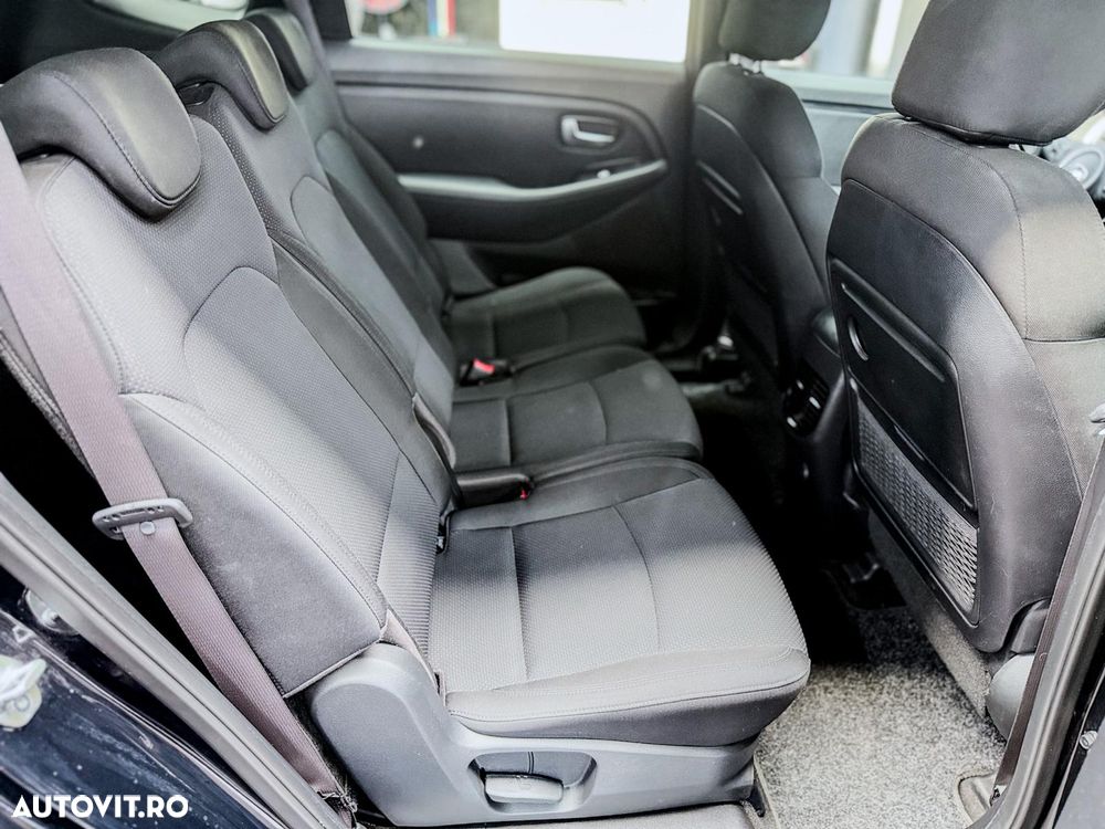 Kia Carens - 21