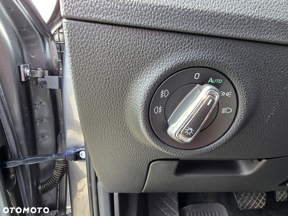 Skoda Superb 2.0 TDI SCR Style DSG - 30