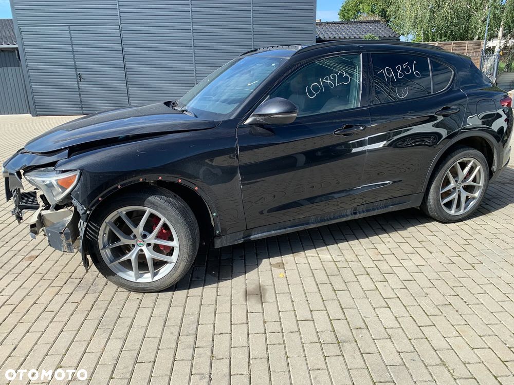 Alfa Romeo Stelvio 2.0 Turbo 16V AT8-Q4 Executive - 9