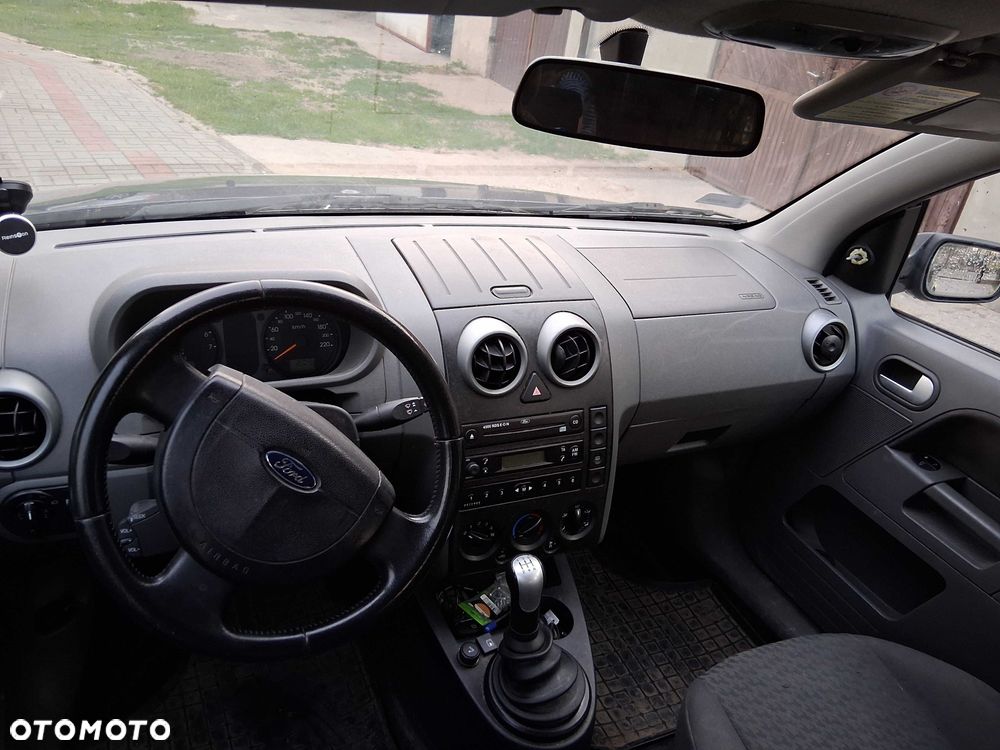 Ford Fusion - 2