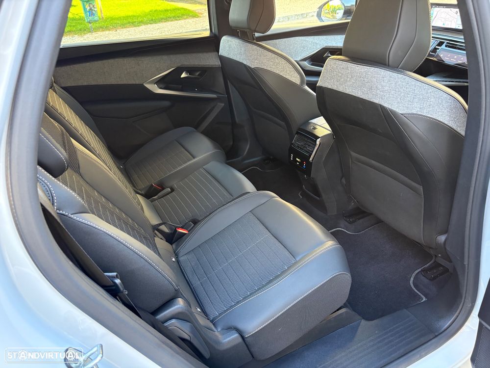 Peugeot 5008 1.2 Hybrid Allure e-DCS6 - 26
