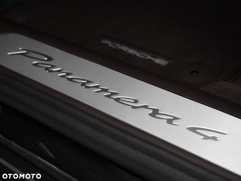 Porsche Panamera 4 - 22