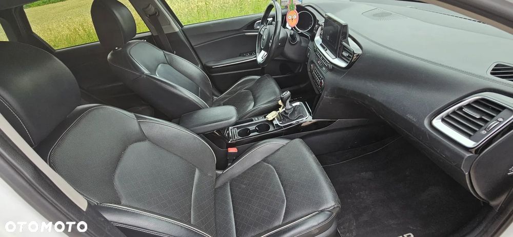 Kia Ceed - 14