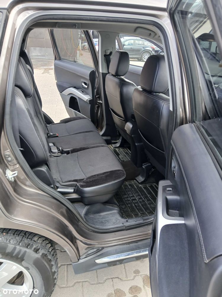 Mitsubishi Outlander - 7