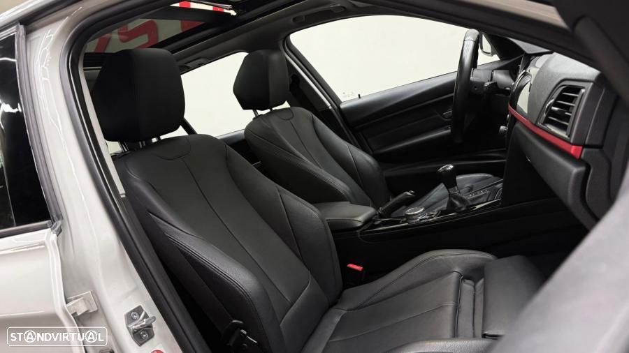 BMW 320 d xDrive Line Sport - 11