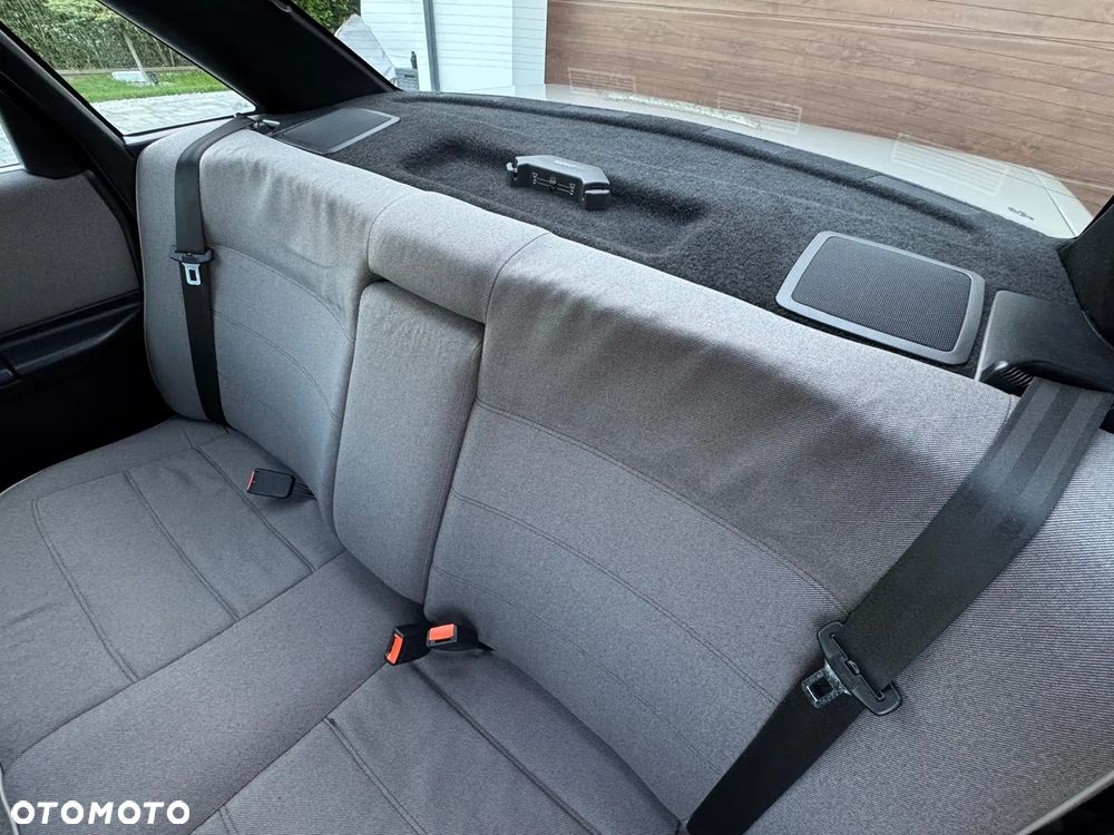 Audi 100 1.8 - 22