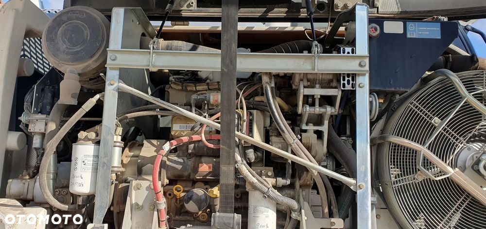 Liebherr A912 Compact - 12