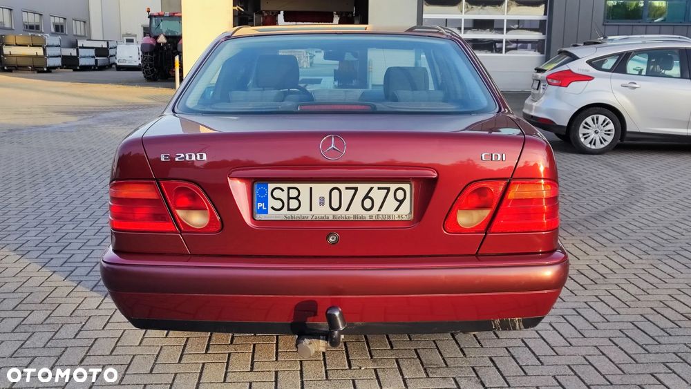 Mercedes-Benz Klasa E 200 CDI Elegance - 10