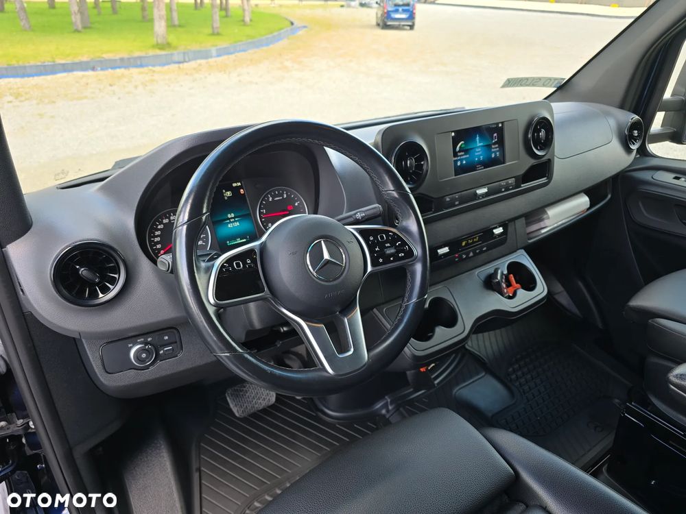 Mercedes-Benz SPRINTER 319 3.0 CDI KONTENER 4,28cmDługi 2,29cmSzero 2,24cmWysok + WINDA 750Kg 42Tyś km SERWIS DO OSTATNIEGO Km ASO MERCEDES-BENZ SALON PL STAN NOWY NOWY NOWY FABRYCZNA GWARANCJA - 33