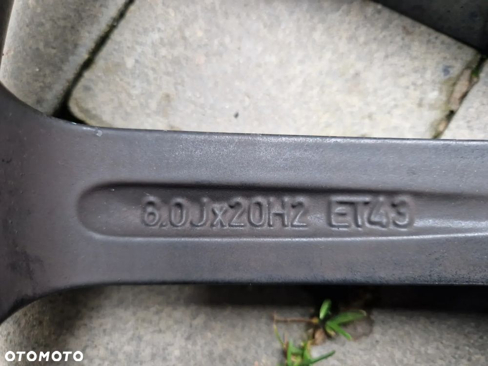 FELGA MERCEDES  E-KLASA W213 W238 8,0JX20H2, ET43, 5x112 AMG - 17