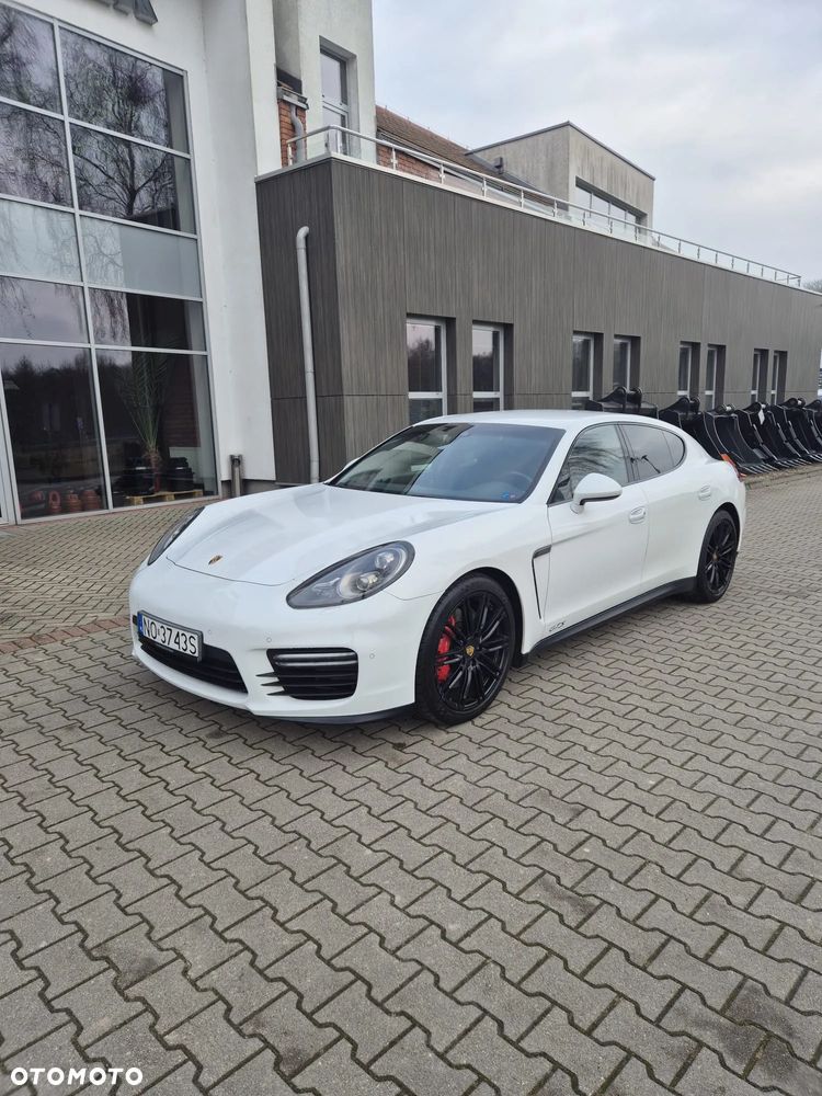 Porsche Panamera GTS PDK - 29
