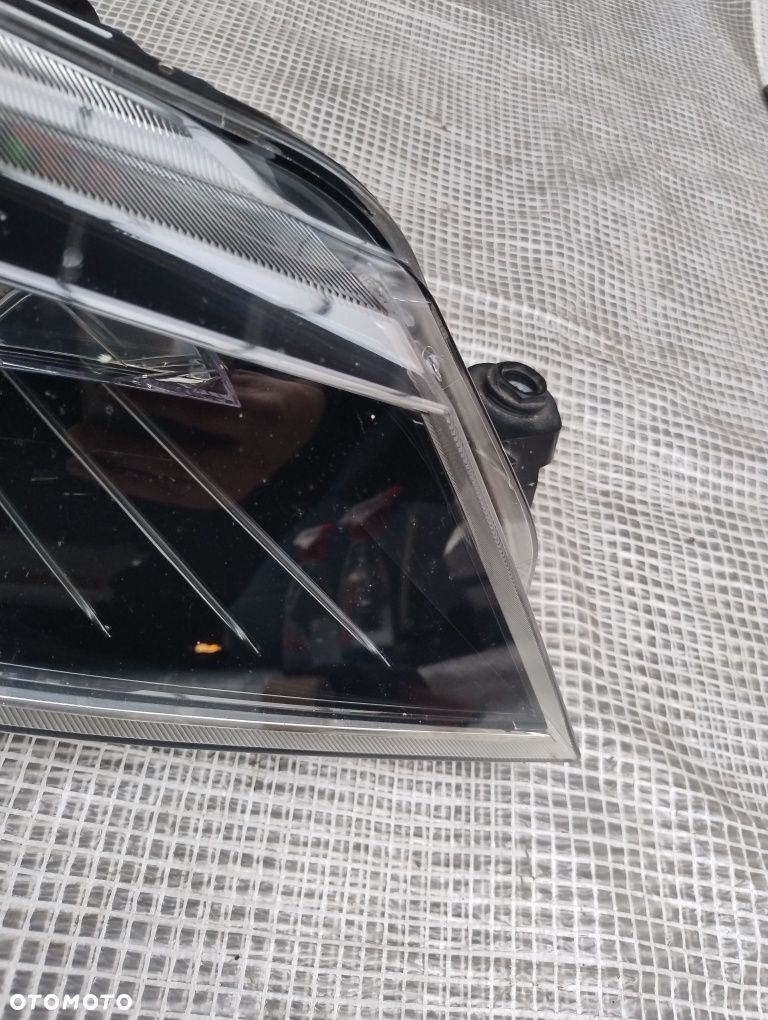 Skoda superb 3 III lampa reflektor prawy przód biksenon LED Europa - 4