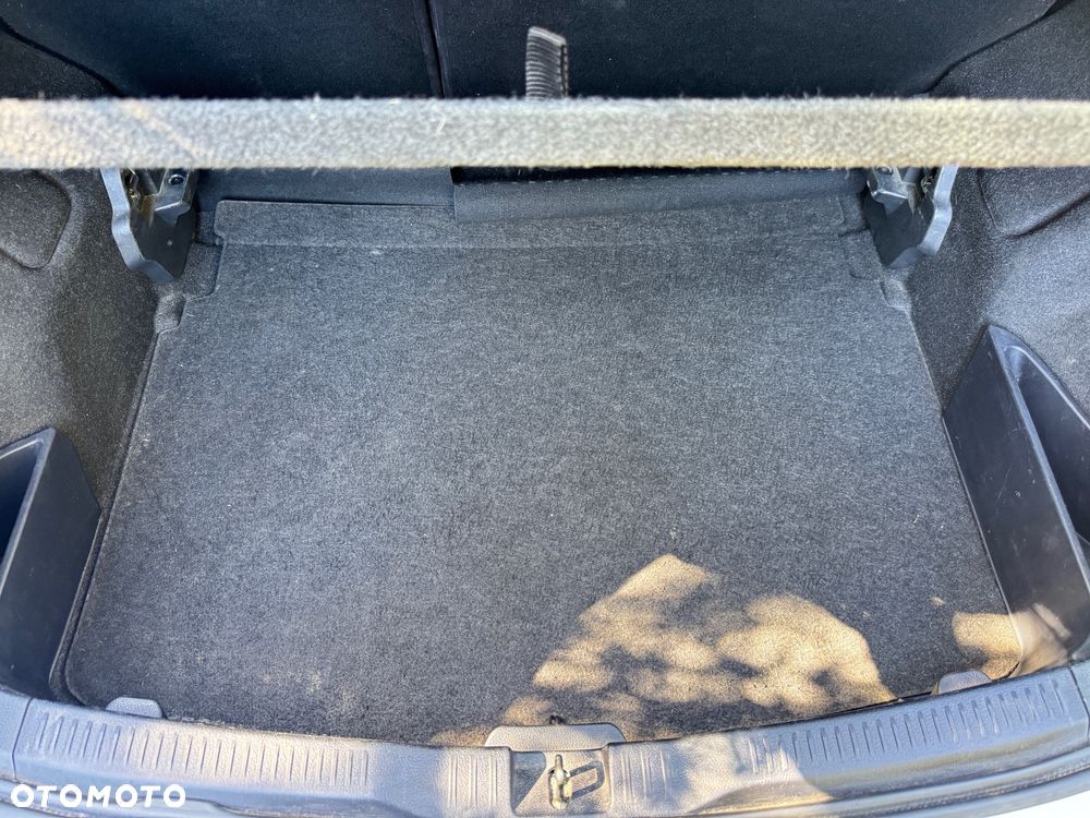 Toyota Auris 2.0 D-4D Premium - 19