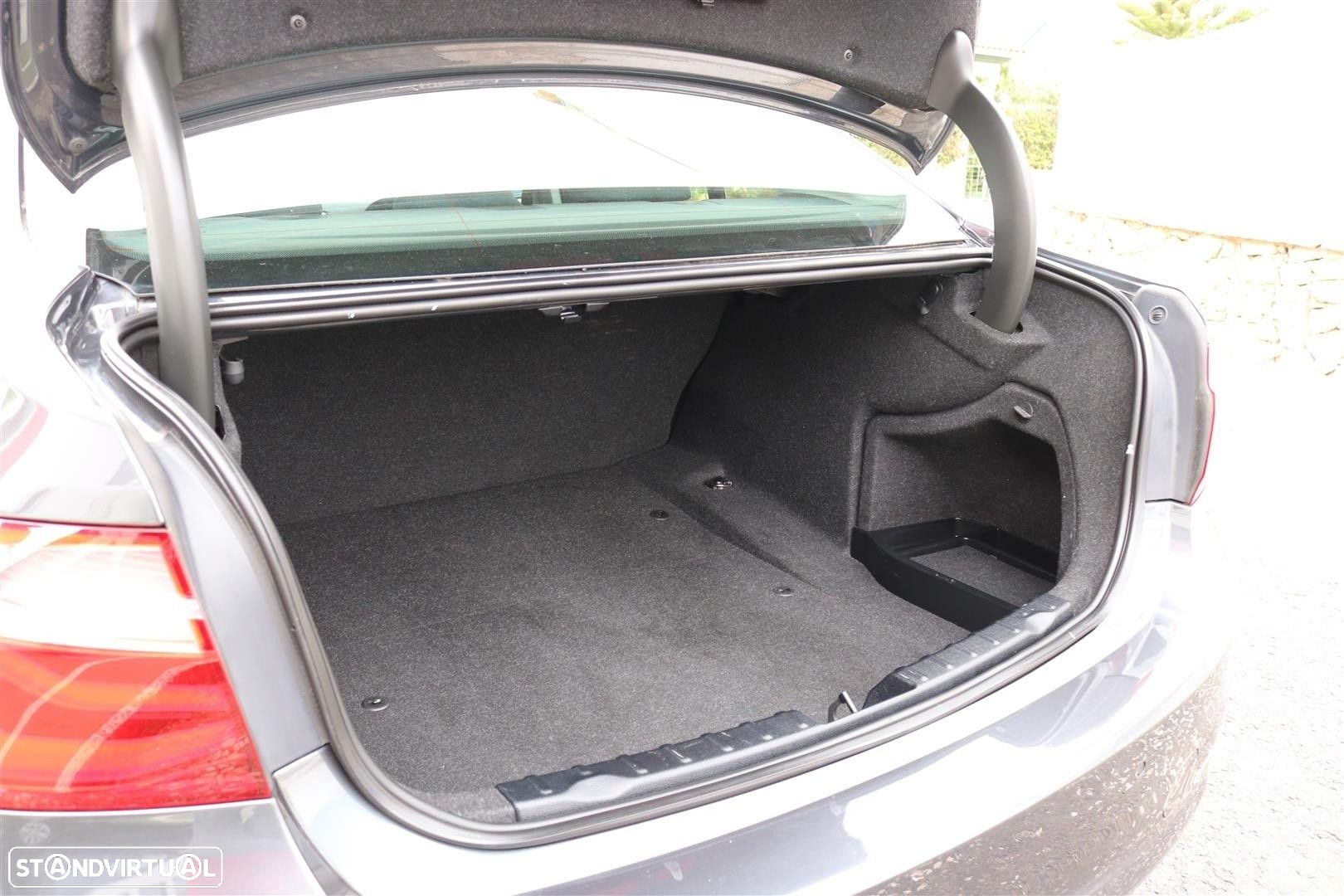 BMW 318 d Advantage - 14