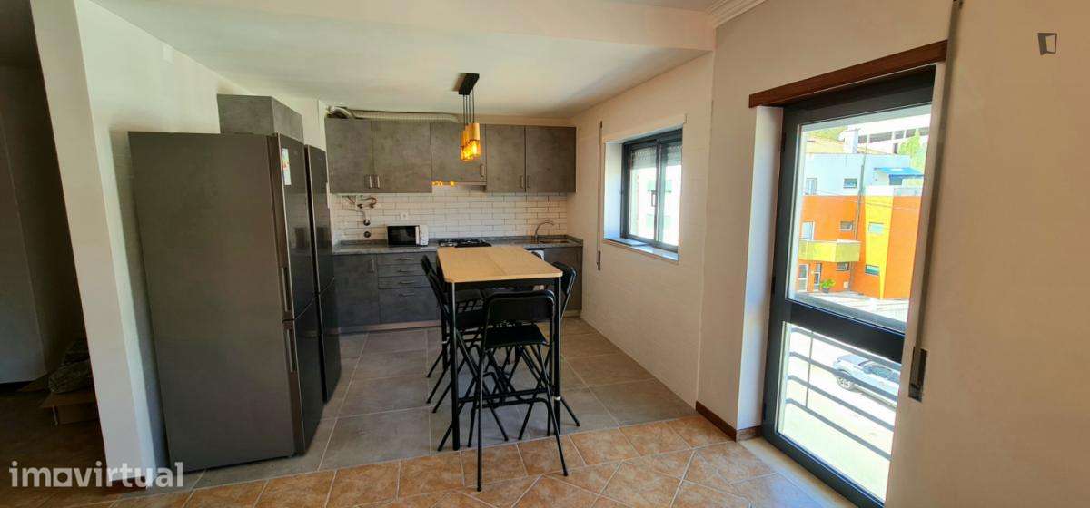 Quarto - localizado em São Martinho de Bispo Coimbra - Grande imagem: 3/23