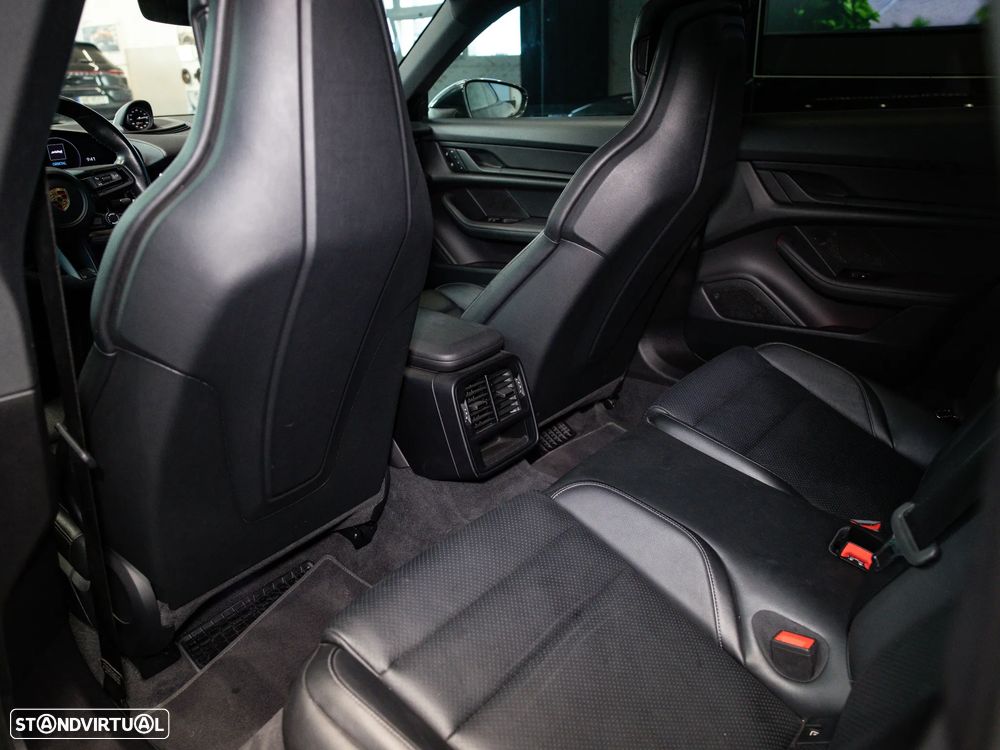 Porsche Taycan Standard - 33