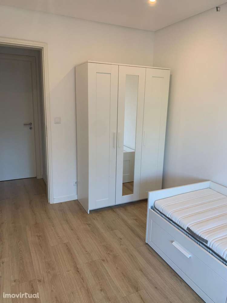 Quarto - localizado em Oeiras Lisbon - Grande imagem: 4/11