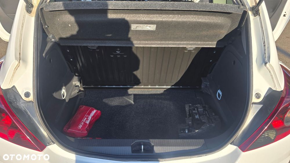 Opel Corsa 1.2 16V Enjoy - 12