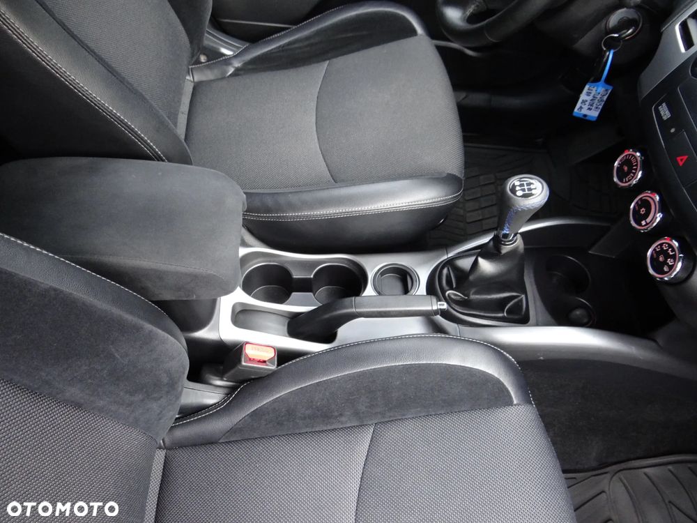 Mitsubishi Outlander 2.0 2WD Edition - 35