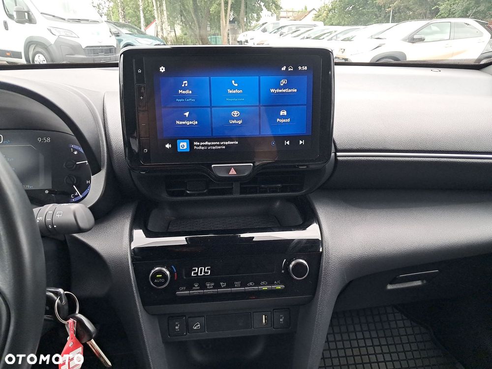 Toyota Yaris Cross Hybrid 1.5 Comfort 4x4 - 18