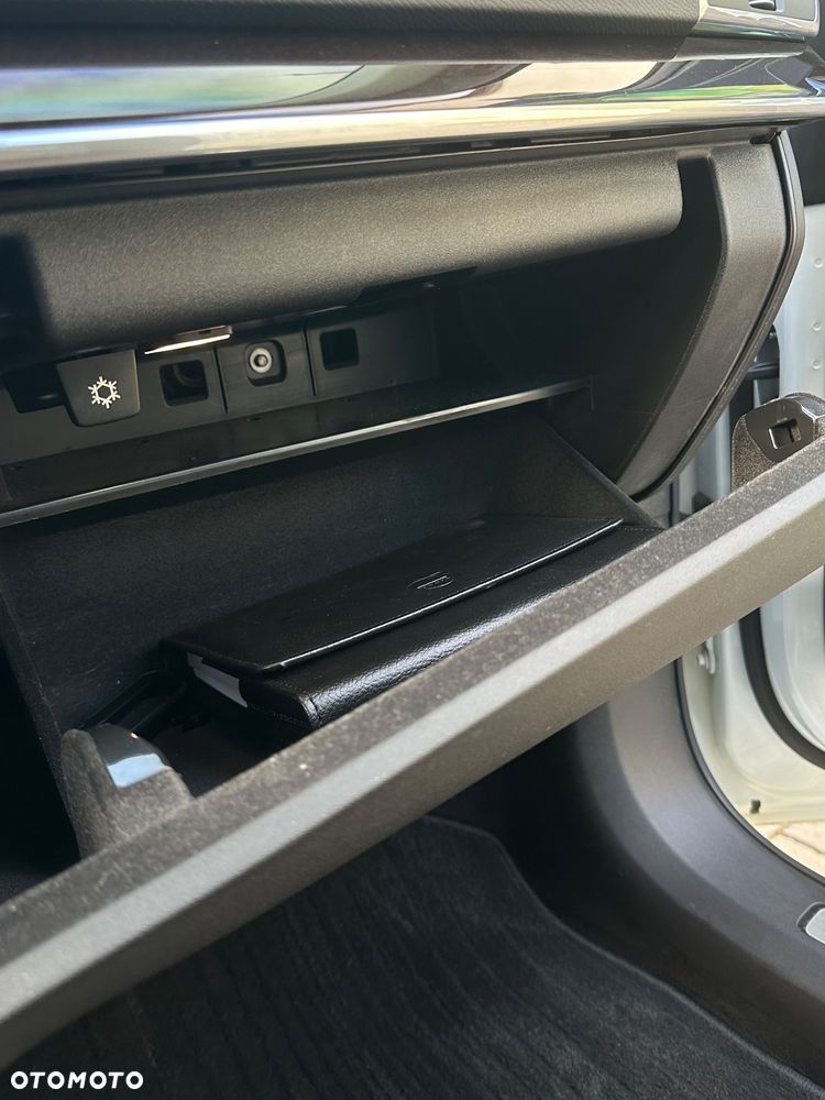 Volvo XC 90 T6 AWD Momentum 7os - 31