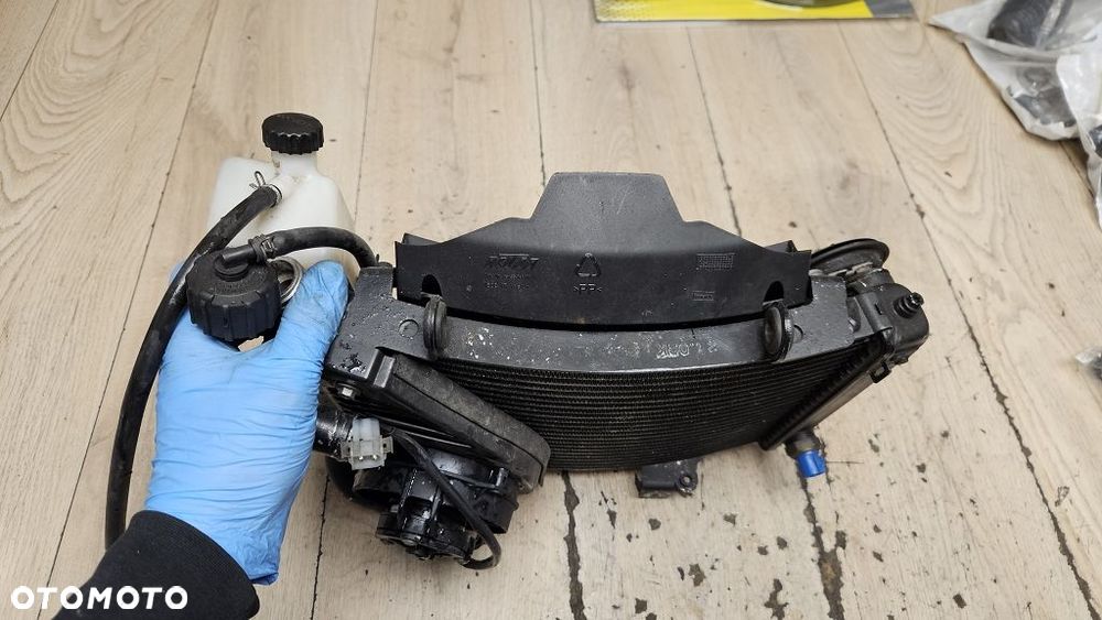 Chłodnica wentylator KTM 690 Duke  75035010033 - 16