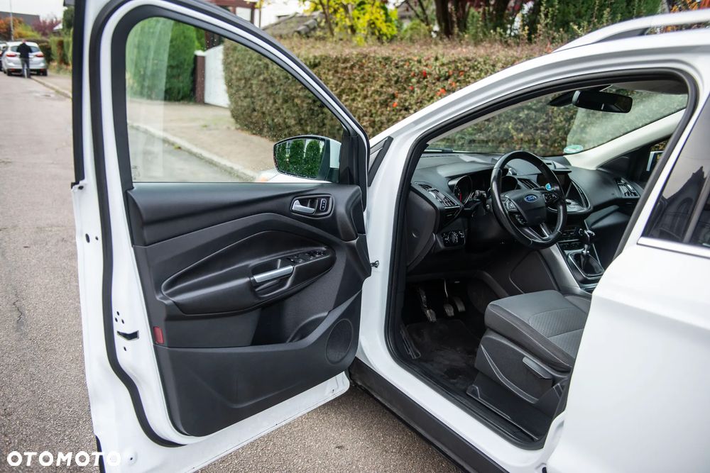 Ford Kuga 2.0 TDCi 2x4 Titanium - 17