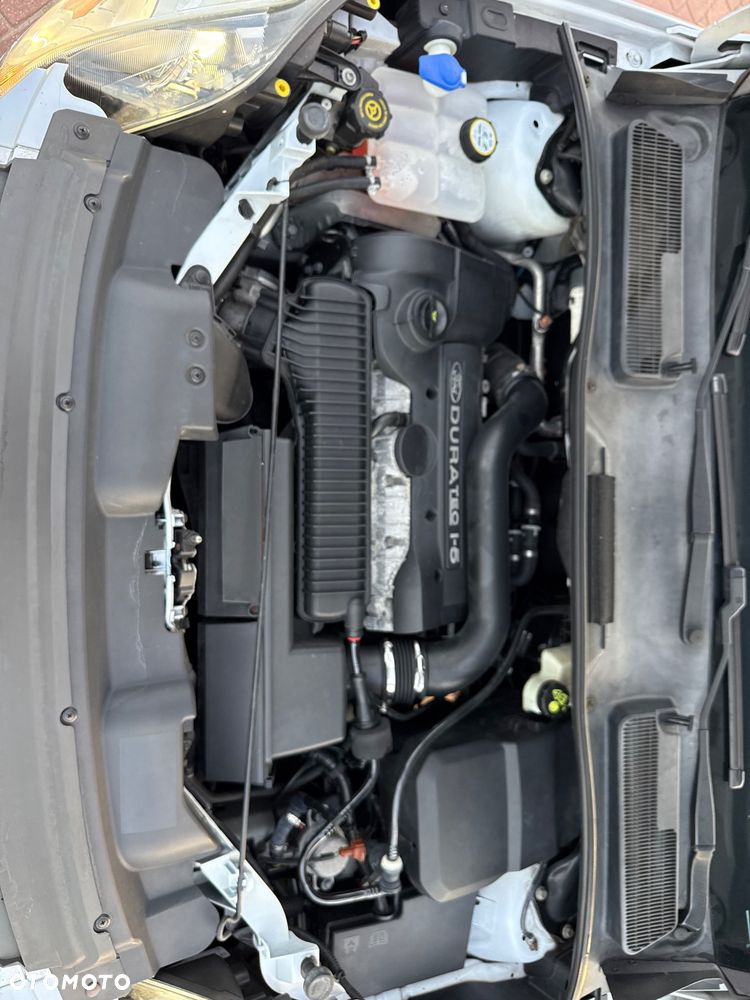Ford Kuga 2.5 4x4 Titanium - 6