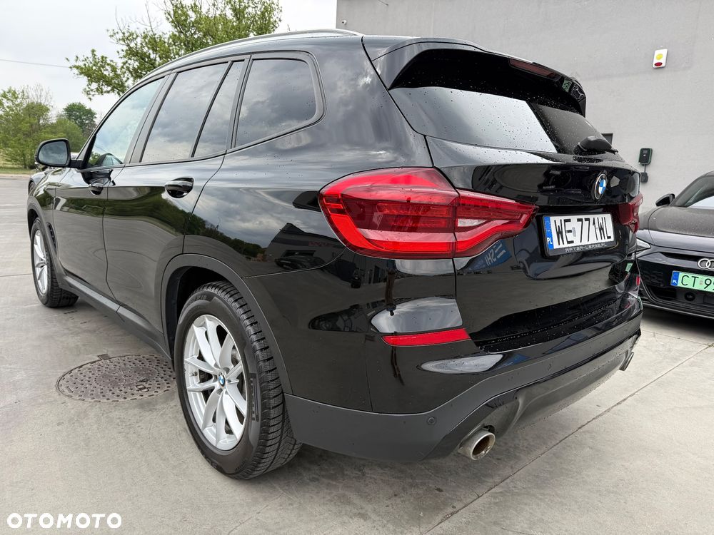 BMW X3 xDrive20i Advantage - 4