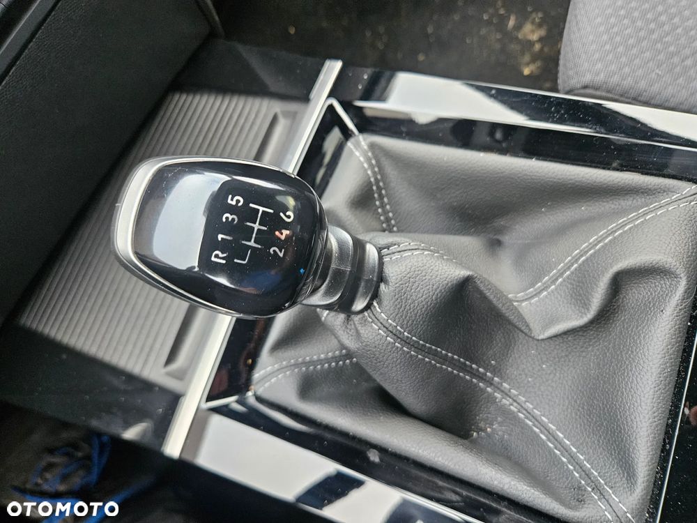 Opel Astra 1.2 Turbo Business Elegance - 20