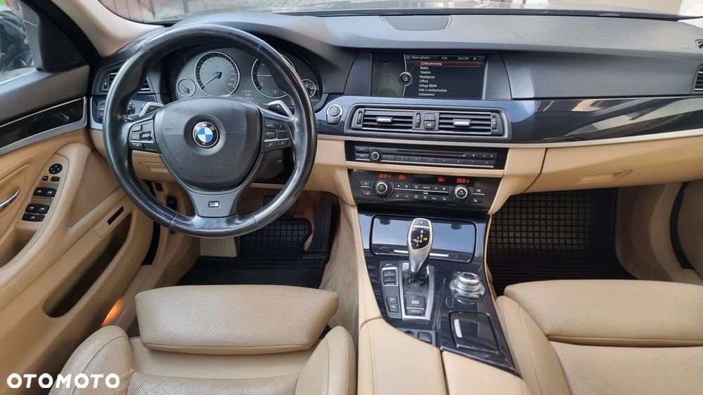 BMW Seria 5 525d xDrive - 7