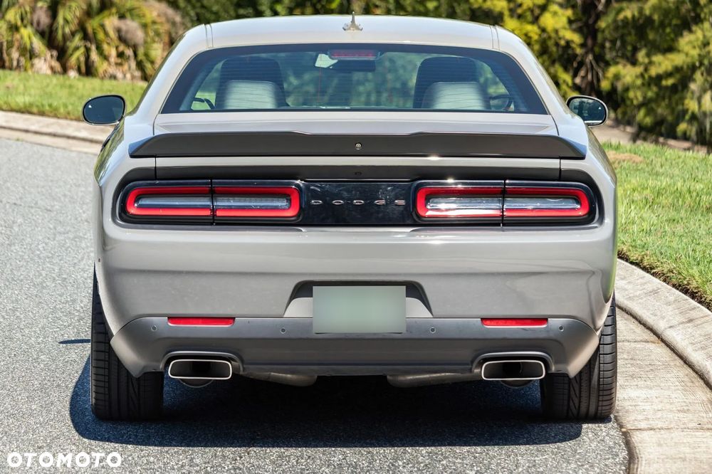 Dodge Challenger 5.7 R/T - 6