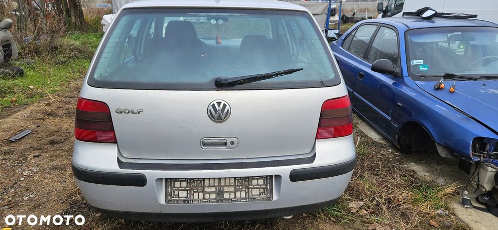 Zderzak tył tylny VW Golf 4 IV 2000r 5d hatchback LB7Z - 1