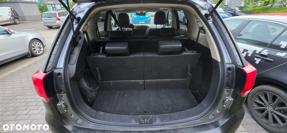 Mitsubishi Outlander 2.0 Instyle Navi 4WD CVT - 5