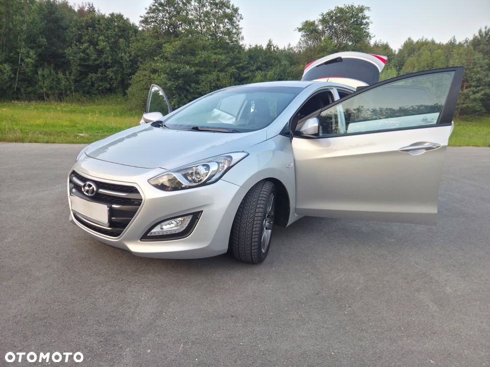 Hyundai i30 1.4 Family+ - 21