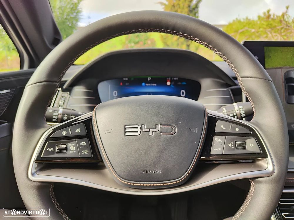 BYD Tang 108.8 kWh AWD Flagship - 23