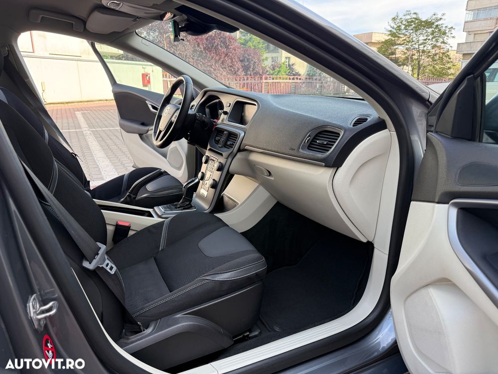 Volvo V40 D2 Powershift Momentum - 6