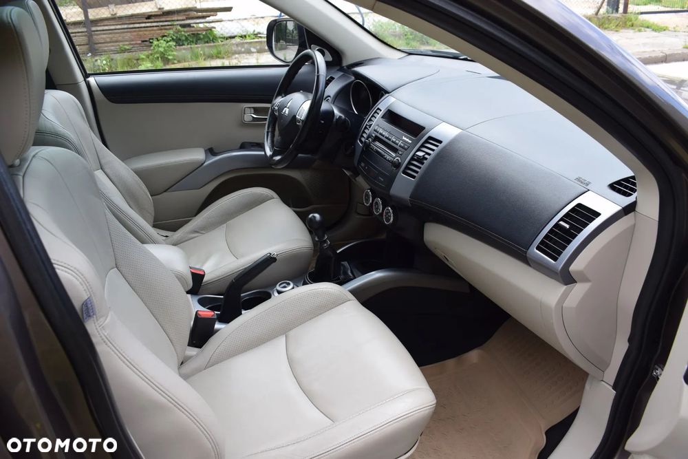 Mitsubishi Outlander 2.0 DID Intense + SE - 5