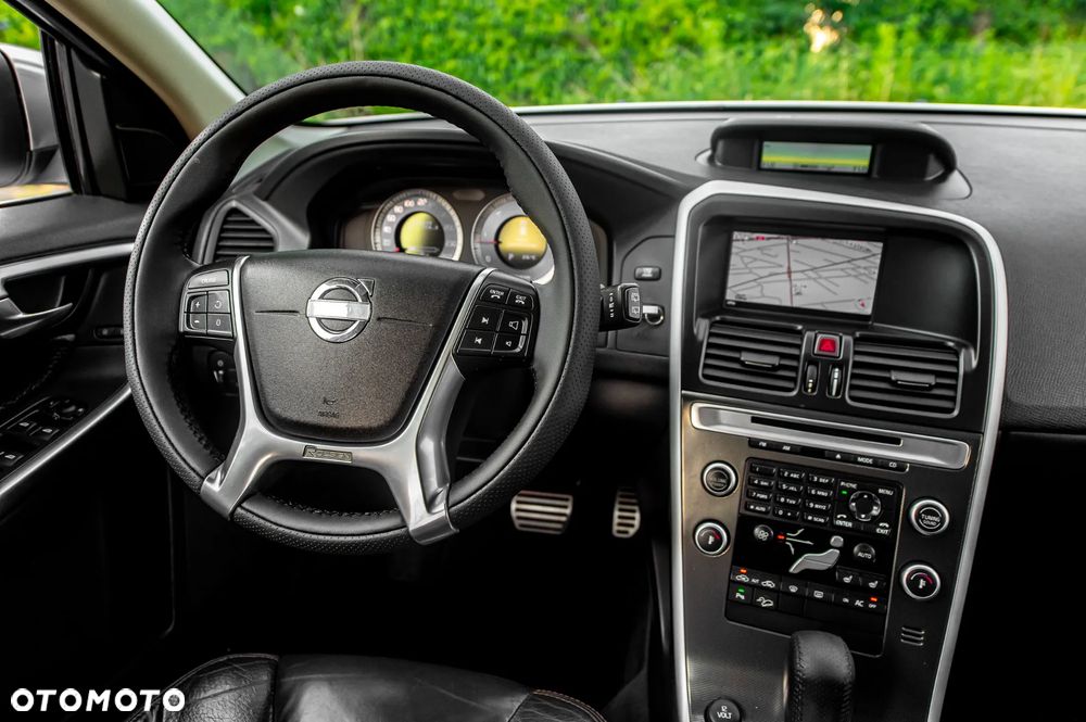Volvo XC 60 D5 AWD RDesign - 8