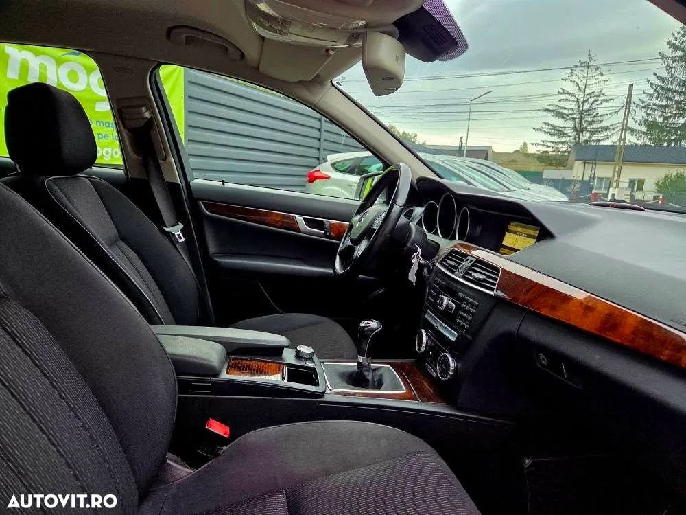 Mercedes-Benz C 180 CGI BlueEFFICIENCY Elegance - 5