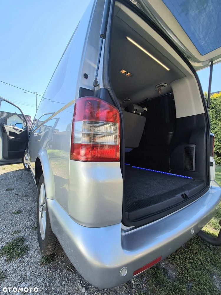 Volkswagen Caravelle - 24