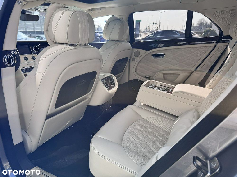 Bentley Mulsanne Speed - 23